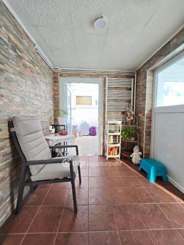 Eladó családi ház, Budapesten, III. kerületben 159 M Ft