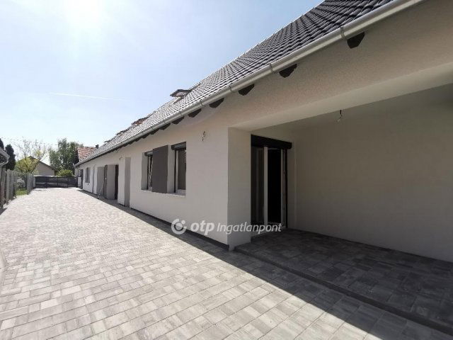 Eladó ikerház, Ráckevén 88 M Ft, 3+1 szobás