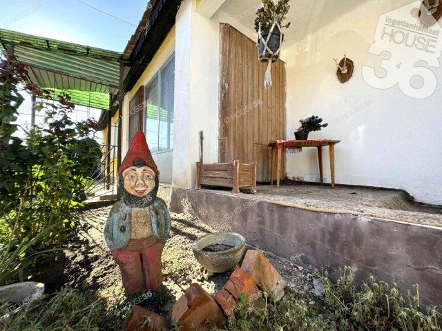 Eladó családi ház, Izsákon 18 M Ft, 3 szobás