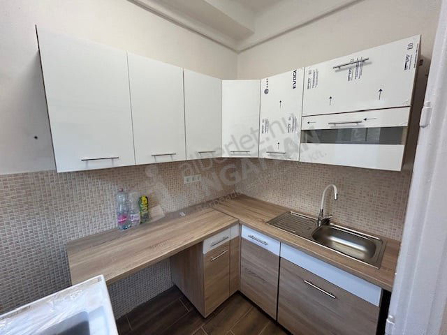 Kiadó téglalakás, albérlet, I. kerületben, Széna téren