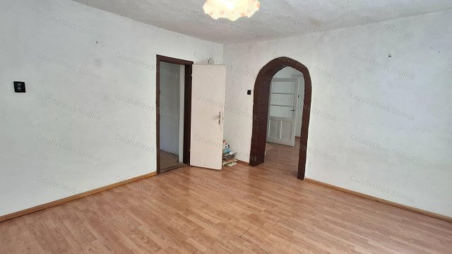 Eladó családi ház, Szajolon 23.5 M Ft, 3 szobás