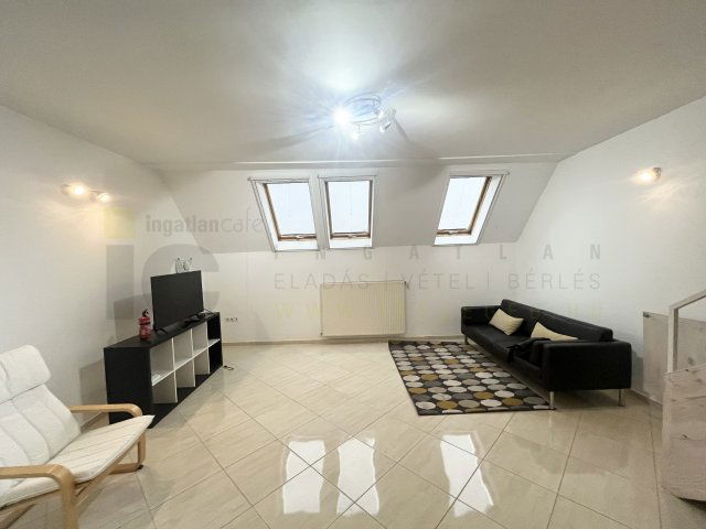 Kiadó téglalakás, albérlet, Szegeden, Gőz utcában, 4 szobás