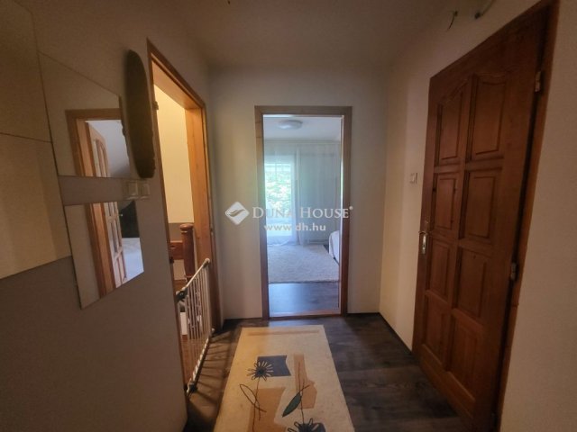 Eladó családi ház, Leányfaluban 199 M Ft, 9 szobás