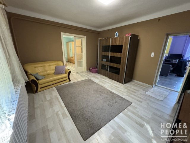 Eladó családi ház, Hódmezővásárhelyen 31.999 M Ft, 3 szobás
