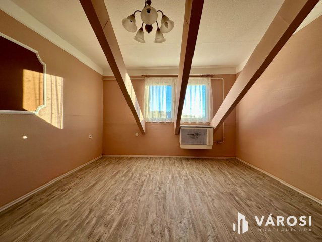 Eladó téglalakás, Salgótarjánban 13.9 M Ft, 3 szobás