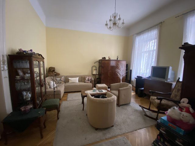 Eladó téglalakás, Budapesten, VI. kerületben, Izabella utcában