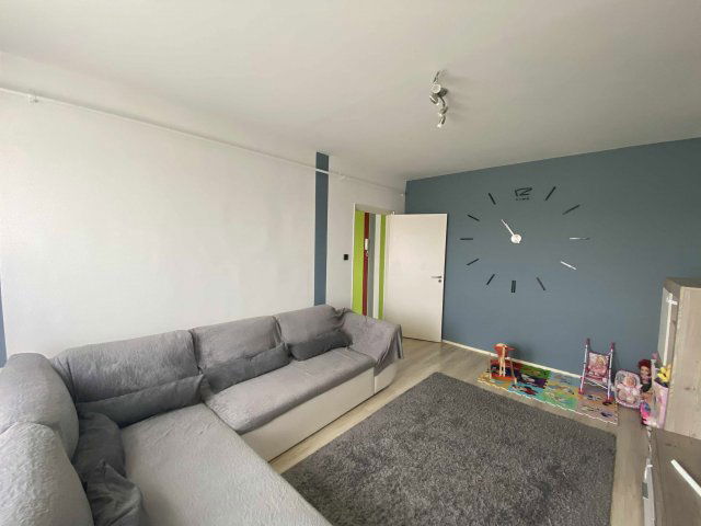 Eladó panellakás, Komlón, Körtvélyes utcában 23.9 M Ft