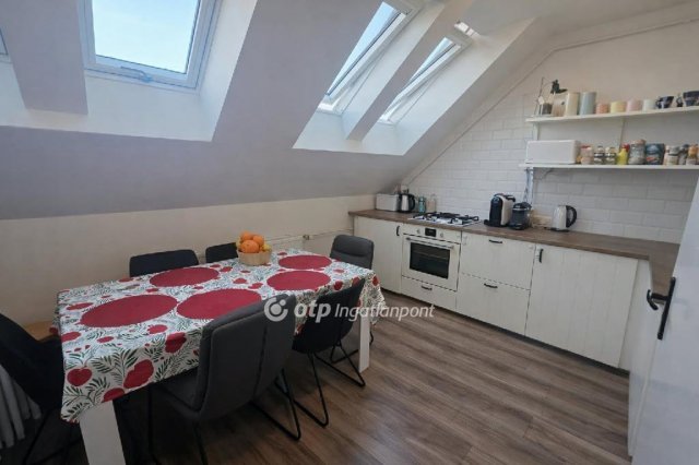 Eladó panellakás, Debrecenben 72.9 M Ft, 2+2 szobás