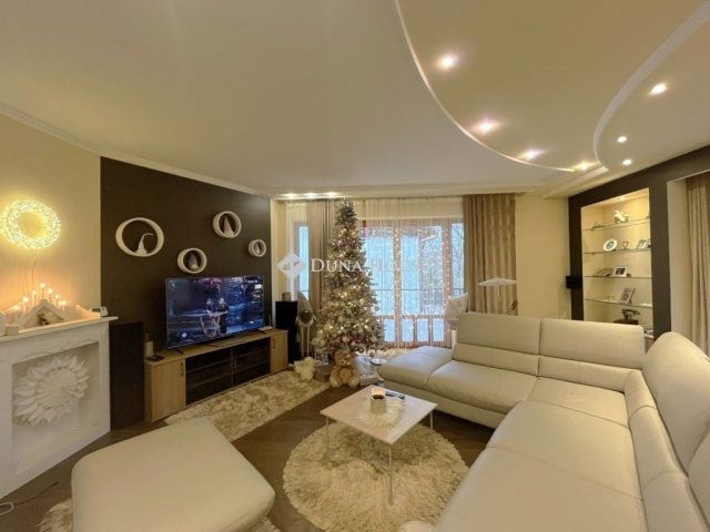 Eladó családi ház, Jakabszálláson 105 M Ft, 6 szobás