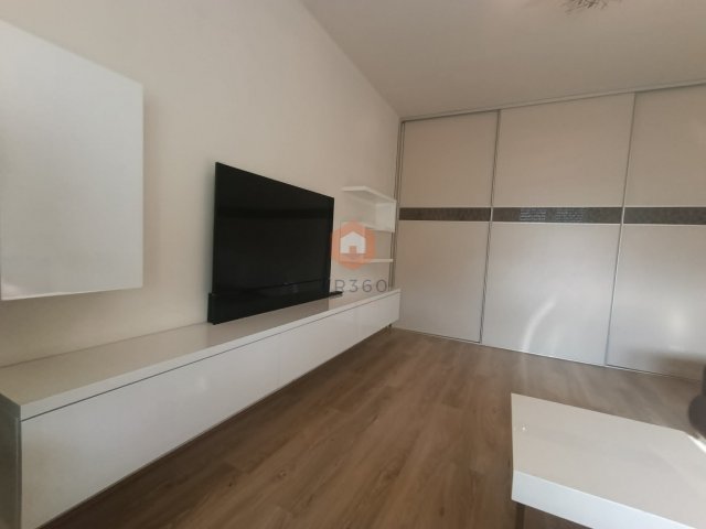 Eladó panellakás, Pécsett, Wallenstein Zoltán utcában 46.9 M Ft