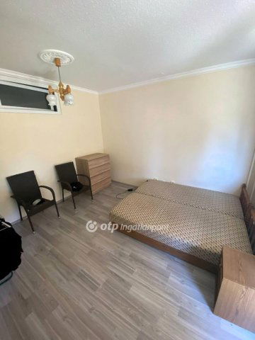 Eladó téglalakás, Balatonfüreden 75 M Ft, 4 szobás