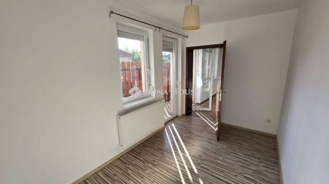 Eladó téglalakás, Monoron 79.9 M Ft, 4 szobás