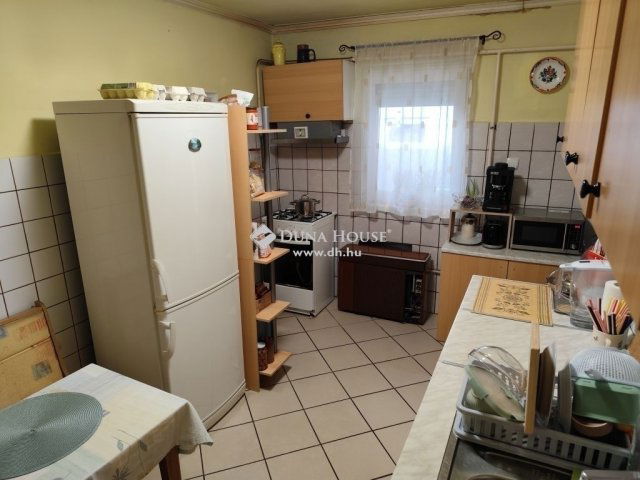 Eladó családi ház, Budapesten, XV. kerületben 49 M Ft, 4 szobás