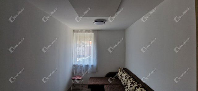 Eladó családi ház, Győrött 72 M Ft, 3 szobás