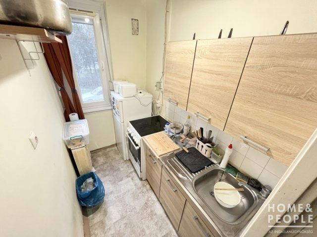 Eladó téglalakás, Szegeden 38.999 M Ft, 1+1 szobás