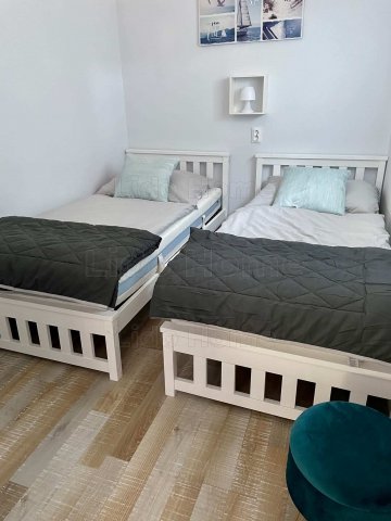 Eladó téglalakás, Balatonlelleén 46.99 M Ft, 1+3 szobás