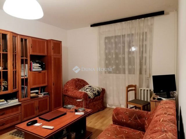 Eladó panellakás, Pécsett 34.9 M Ft, 1+1 szobás