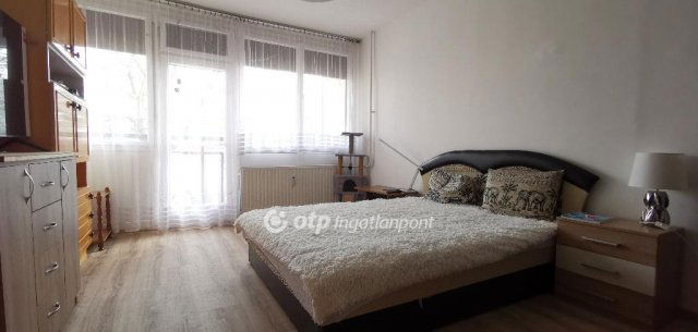 Eladó téglalakás, Tapolcán 33.3 M Ft, 1+1 szobás