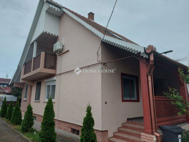 Eladó nyaraló, Mezőkövesden 49.9 M Ft, 6+1 szobás