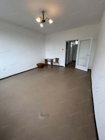 Eladó panellakás, Kecskeméten 38.9 M Ft, 1 szobás