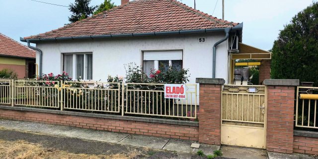Eladó családi ház, Békésen 35.3 M Ft, 2 szobás