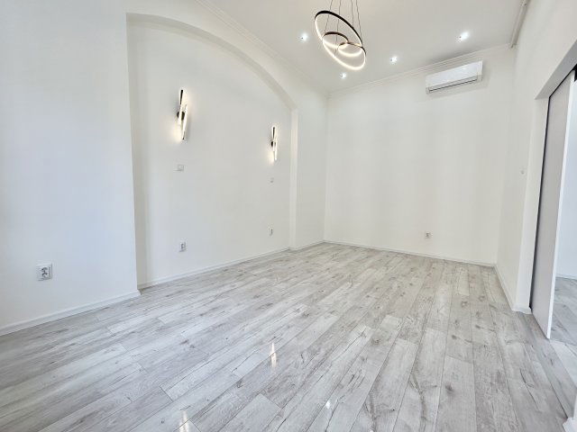 Eladó téglalakás, Budapesten, VII. kerületben 84.9 M Ft