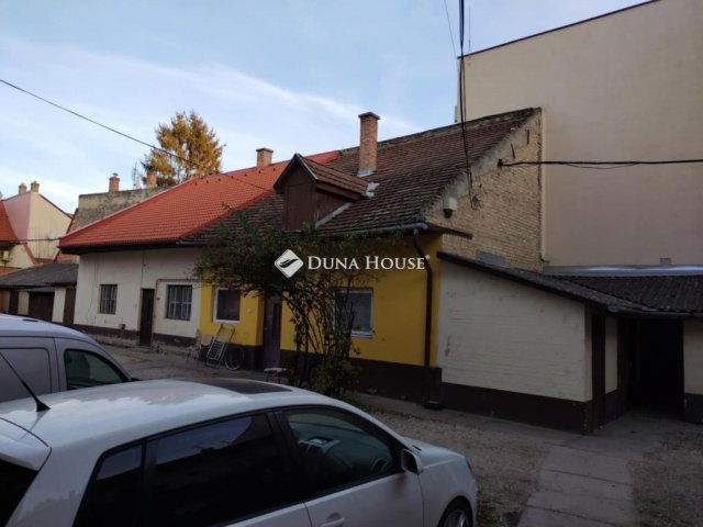 Eladó téglalakás, Kecskeméten 26 M Ft, 1 szobás