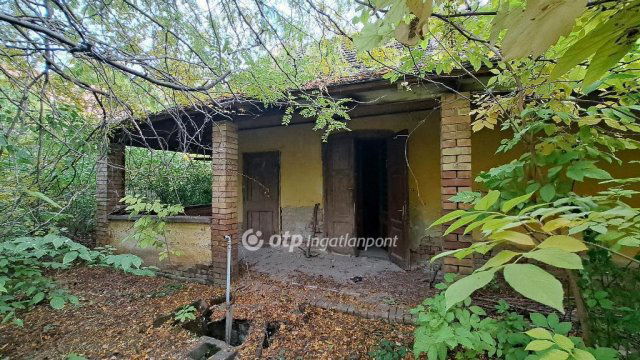 Eladó családi ház, Orosházán 6.5 M Ft, 2 szobás