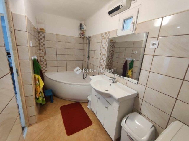 Eladó családi ház, Kókán 44.9 M Ft, 4 szobás