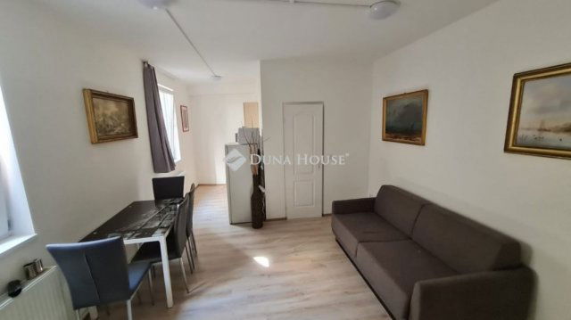 Eladó téglalakás, Budapesten, VI. kerületben 222 M Ft, 3 szobás