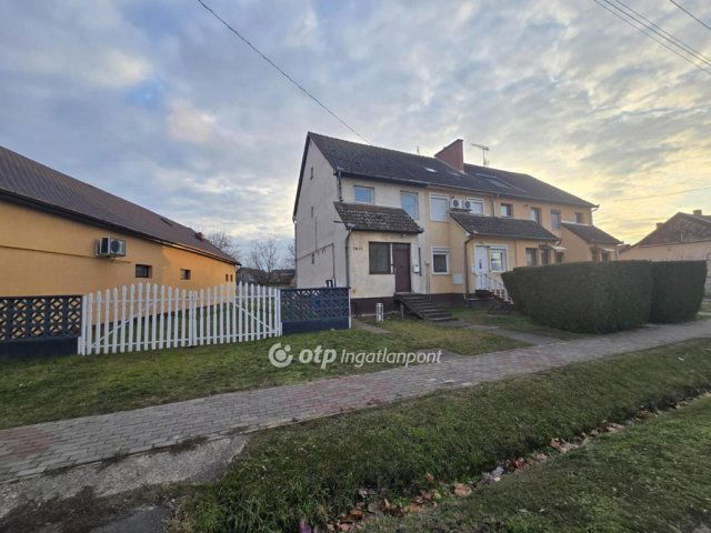 Eladó családi ház, Kabán 27 M Ft, 3 szobás