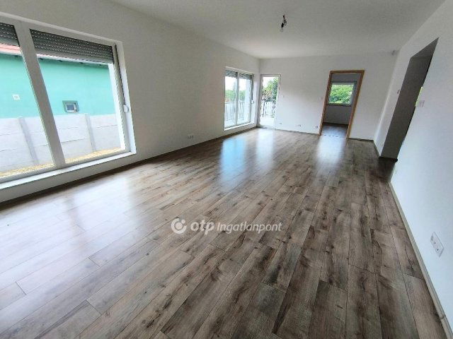 Eladó családi ház, Érden 129.9 M Ft, 5 szobás