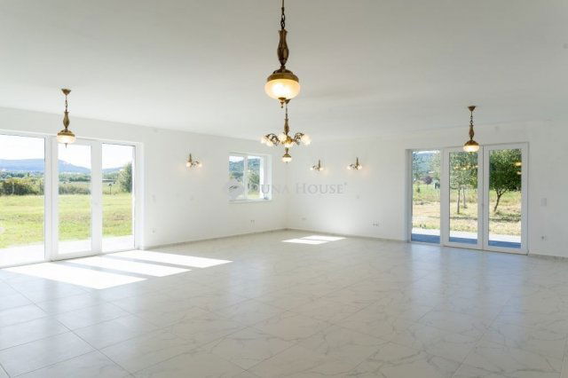 Eladó családi ház, Pomázon 270 M Ft, 5 szobás