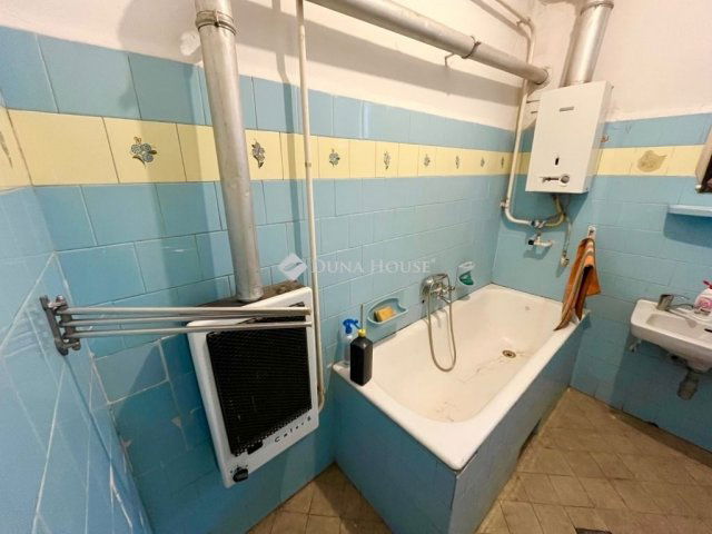 Eladó családi ház, Egerben 39.9 M Ft, 3 szobás