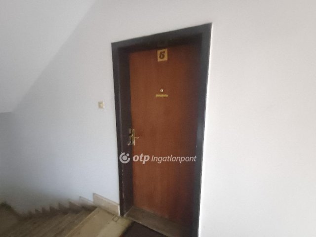 Eladó téglalakás, Egerben 129 M Ft, 2+1 szobás