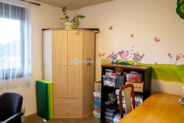 Eladó családi ház, Pécelen 249 M Ft, 6 szobás