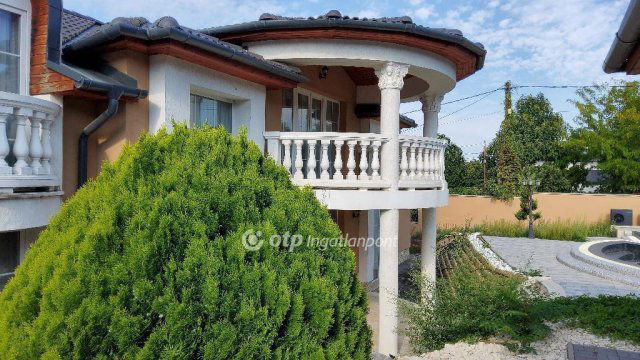 Eladó családi ház, Budapesten, III. kerületben 399 M Ft