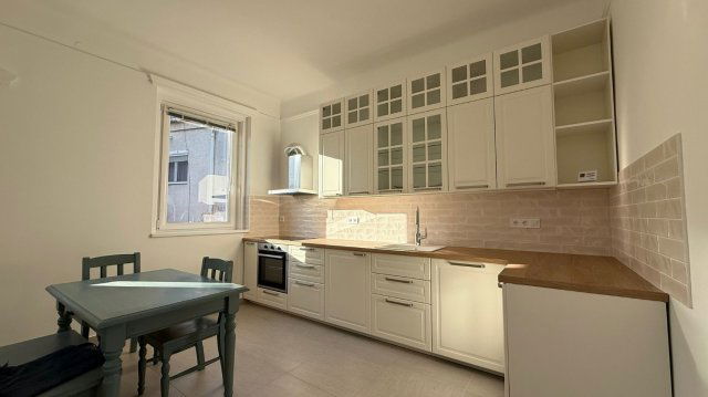 Kiadó téglalakás, albérlet, I. kerületben, Czakó utcában