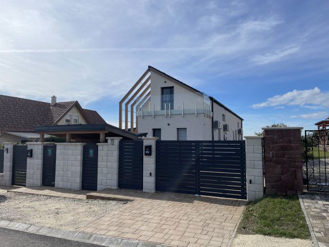 Eladó családi ház, Alsóörsön 174 M Ft, 4 szobás