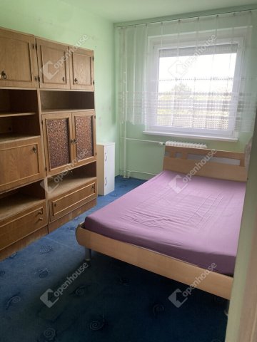 Eladó panellakás, Szegeden 58.5 M Ft, 4 szobás