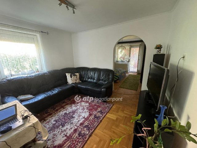 Eladó családi ház, Szigetszentmiklóson 92.5 M Ft, 4 szobás