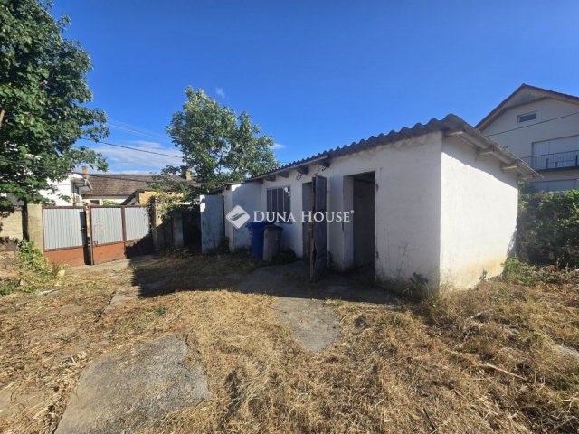 Eladó családi ház, Bólyban, István téren 16.9 M Ft, 2 szobás