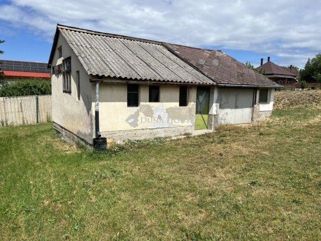 Eladó telek, Magyaralmáson 8.5 M Ft / költözzbe.hu