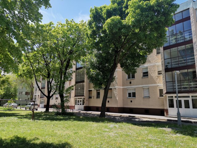 Eladó téglalakás, Kecskeméten 34.9 M Ft, 2 szobás