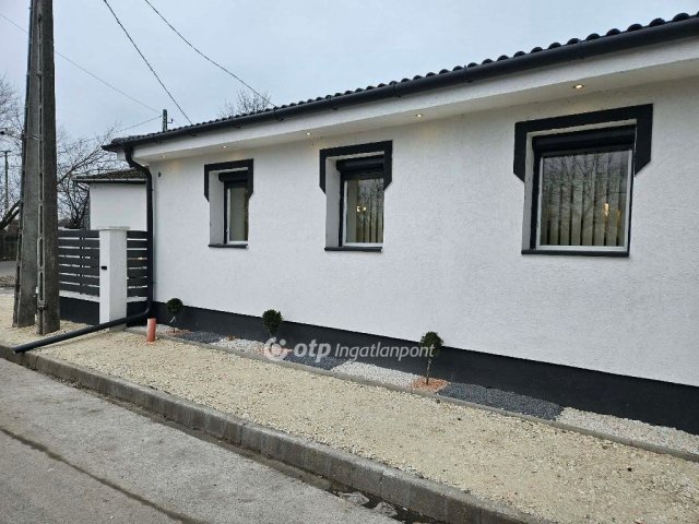 Eladó családi ház, Szolnokon 67.9 M Ft, 3 szobás