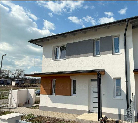Eladó családi ház, Balatonföldváron 95 M Ft, 4 szobás