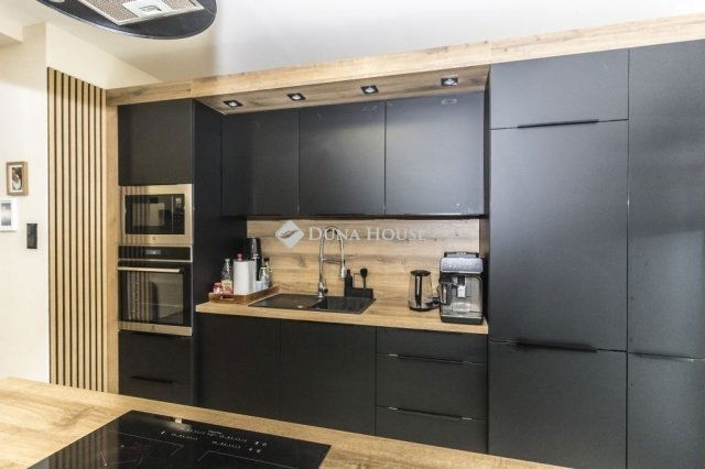 Eladó családi ház, Szombathelyen 119.9 M Ft, 4+2 szobás