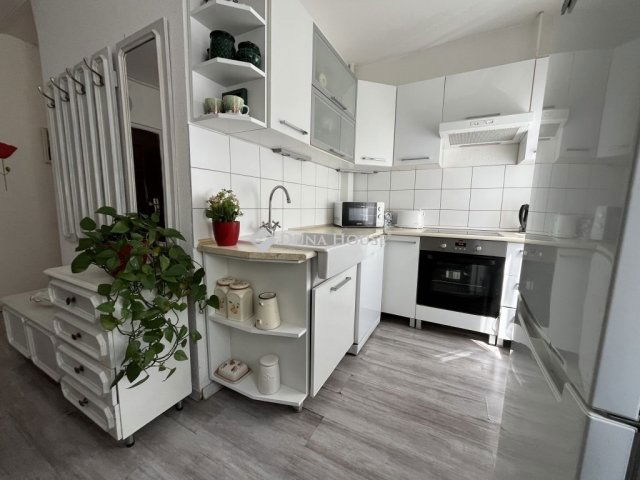 Eladó panellakás, Veszprémben 64 M Ft, 3+1 szobás