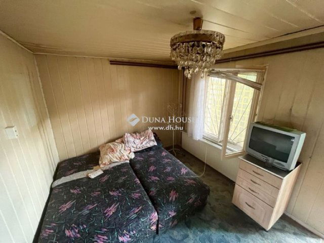 Eladó nyaraló, Szabadbattyánban 14.9 M Ft, 2 szobás