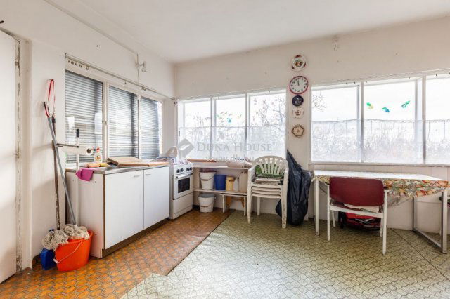 Eladó családi ház, Ürömön 17.9 M Ft, 2 szobás